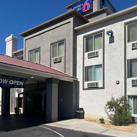 Motel 6-Hesperia, Ca - West Main Street I-15 ภายนอก รูปภาพ