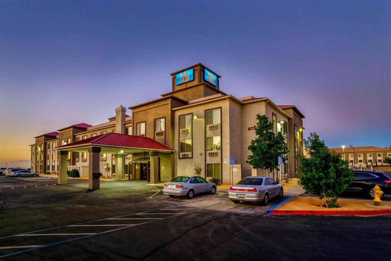 Motel 6-Hesperia, Ca - West Main Street I-15 ภายนอก รูปภาพ