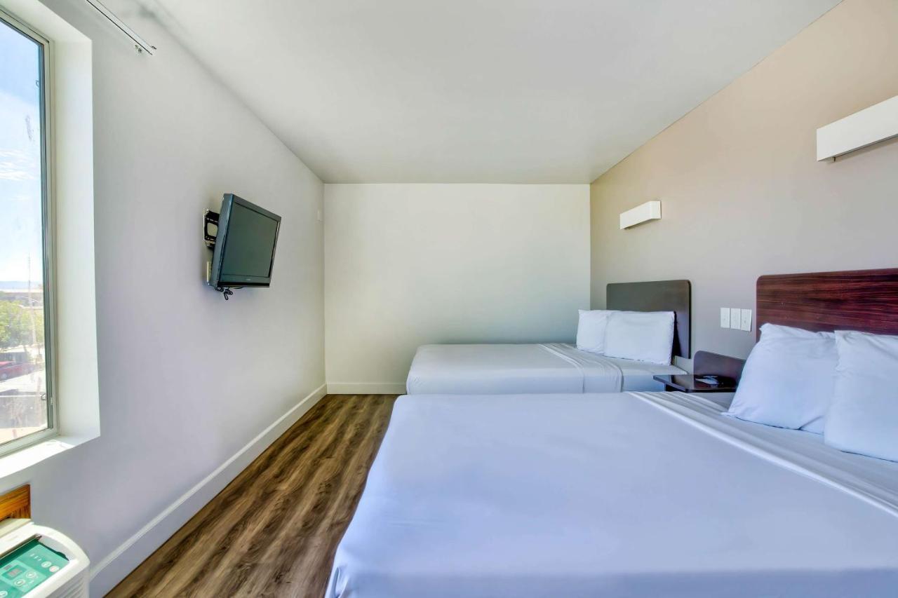 Motel 6-Hesperia, Ca - West Main Street I-15 ภายนอก รูปภาพ
