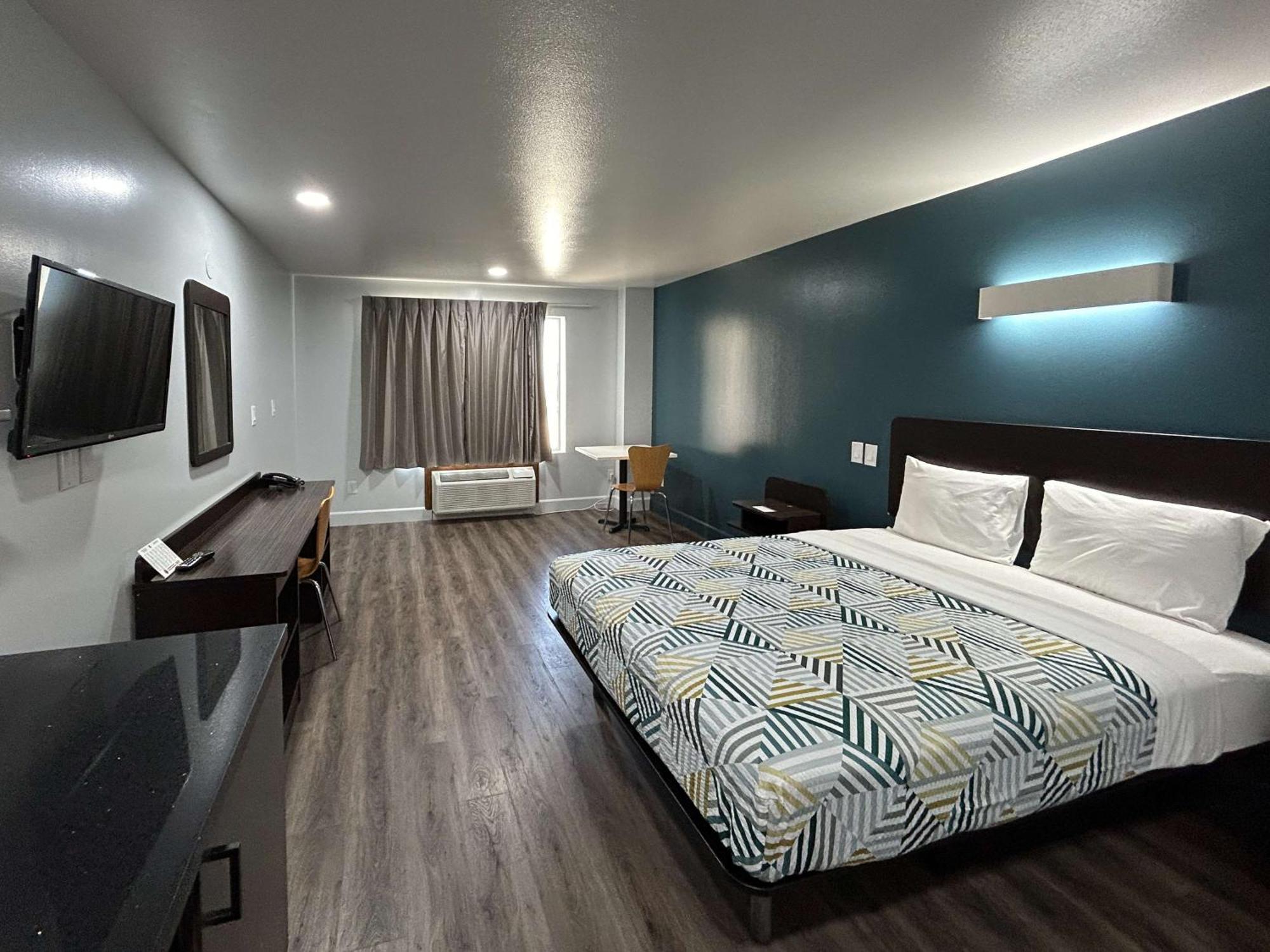 Motel 6-Hesperia, Ca - West Main Street I-15 ภายนอก รูปภาพ
