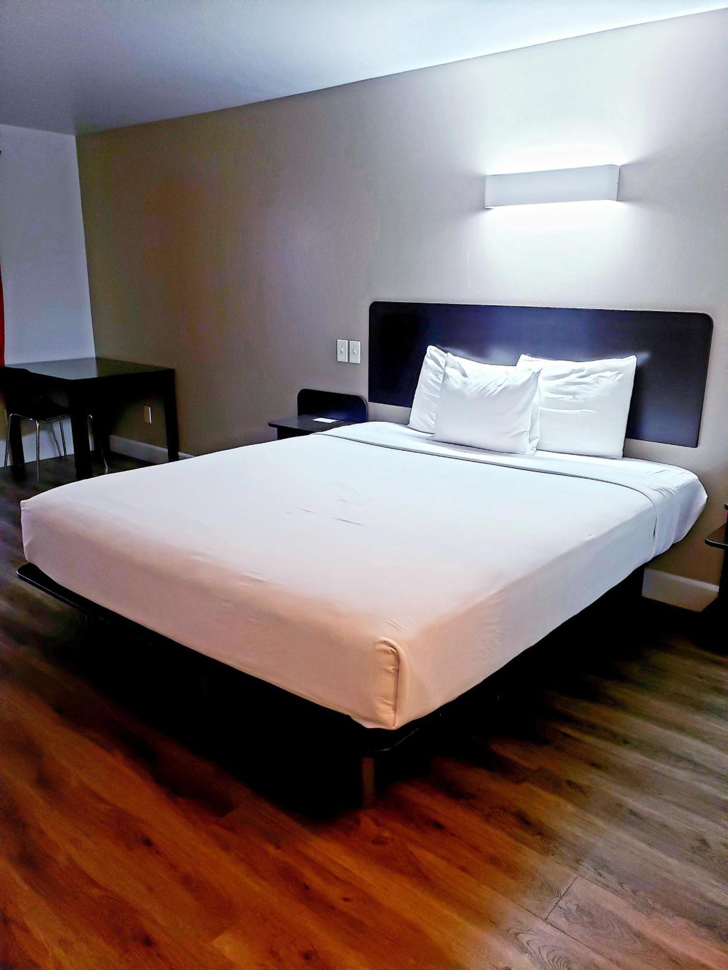 Motel 6-Hesperia, Ca - West Main Street I-15 ภายนอก รูปภาพ