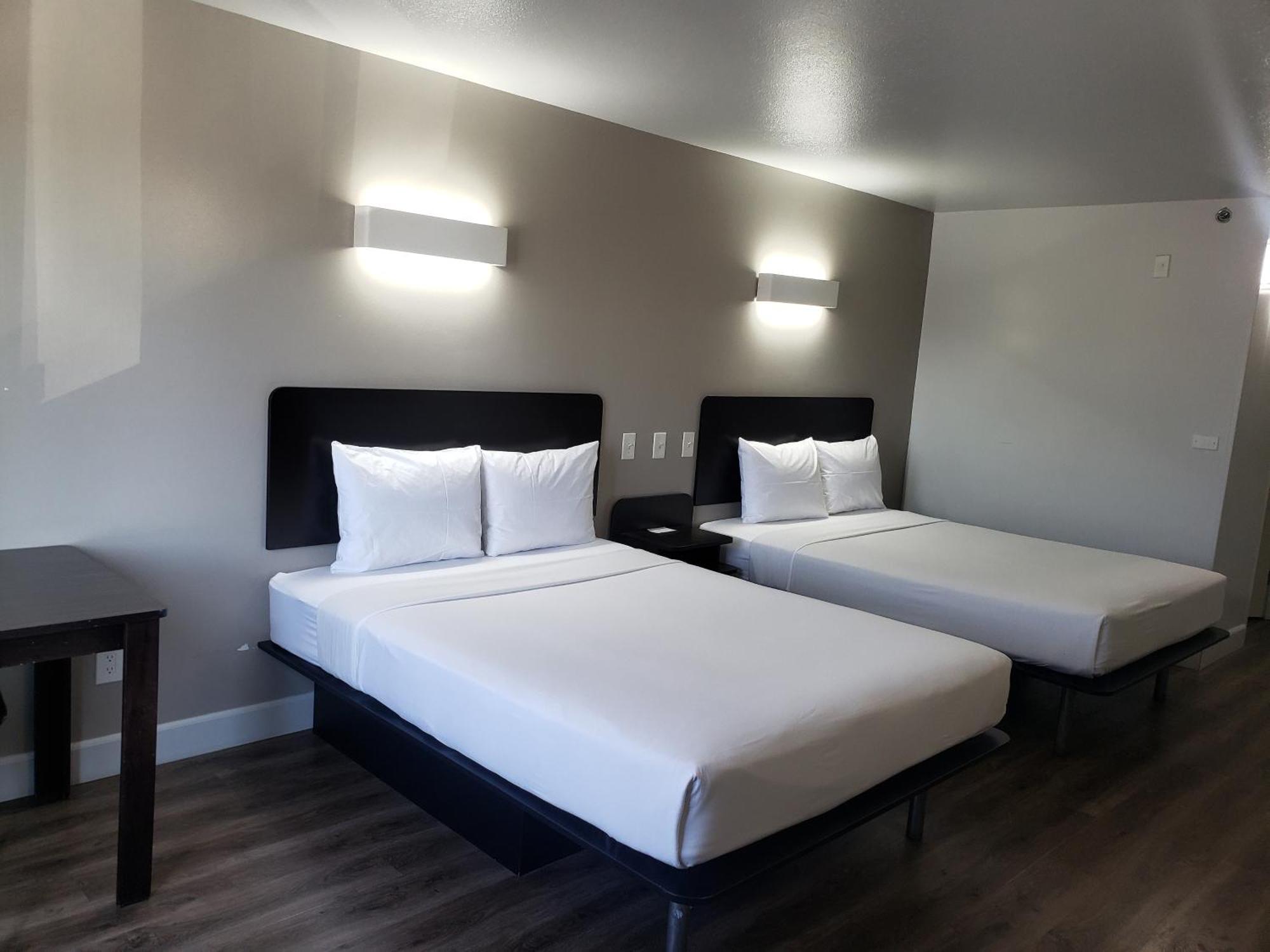 Motel 6-Hesperia, Ca - West Main Street I-15 ภายนอก รูปภาพ