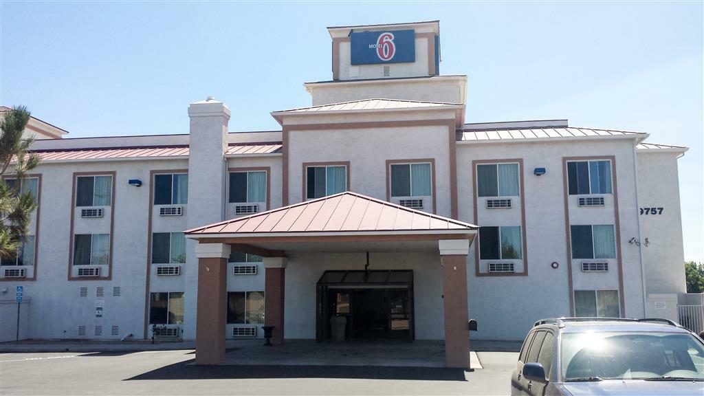 Motel 6-Hesperia, Ca - West Main Street I-15 ภายนอก รูปภาพ